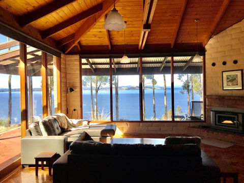 Tinderbox Cliff House - Grafton Accommodation 1