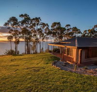 Tinderbox Cliff House - Grafton Accommodation