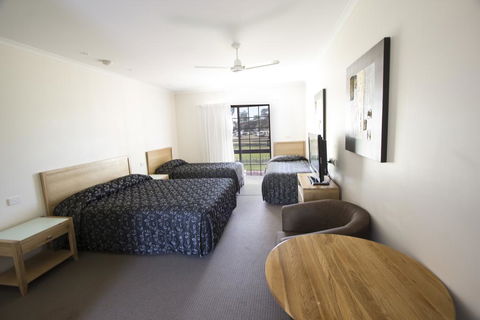 Tocumwal Golf Resort - Grafton Accommodation 2
