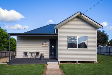 Topaz Cottage - Grafton Accommodation 1