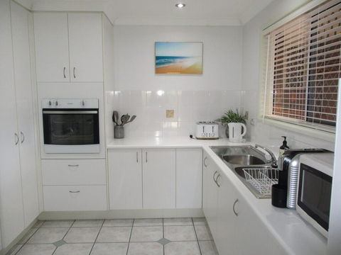 Torquay Beach Holiday House - Grafton Accommodation 0