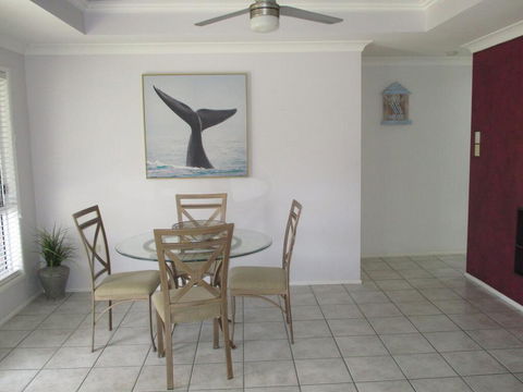 Torquay Beach Holiday House - Grafton Accommodation 1