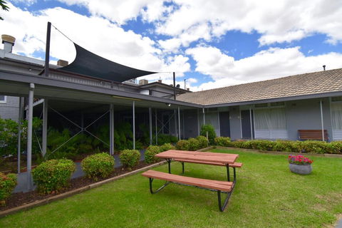 Townhouse Motel Cowra - Grafton Accommodation 1