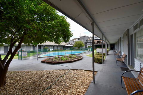 Townhouse Motel Cowra - Grafton Accommodation 3