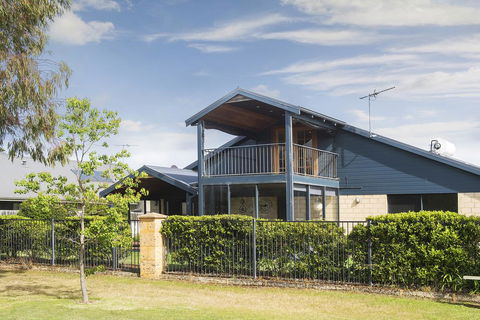 TRANQUILITY AT TROON - Grafton Accommodation 1
