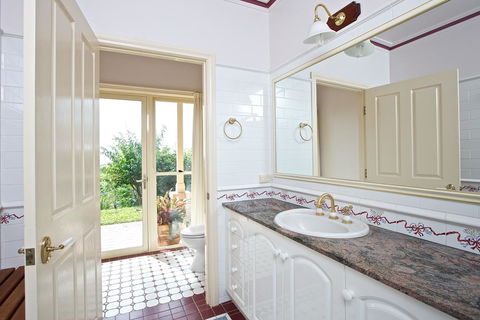 Tranquill Garden Hideaway - Grafton Accommodation 3