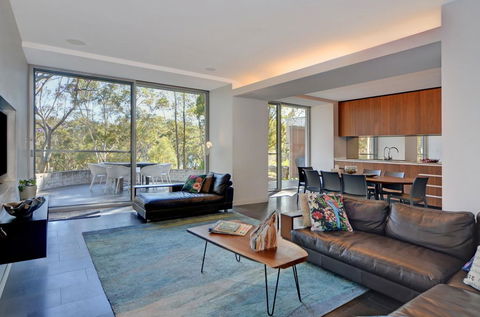 Treehouse Jervis Bay - Grafton Accommodation 1