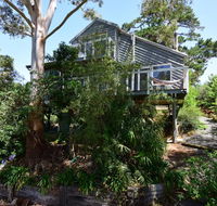 Treetops - Newly renovated in the village - Grafton Accommodation