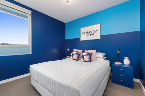 Trendy And Central One Bed Apartment With Views - Grafton Accommodation 2