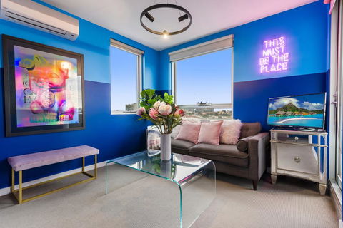 Trendy And Central One Bed Apartment With Views - Grafton Accommodation 0