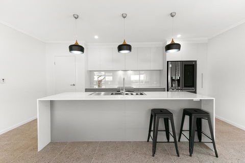 Tropical Beachside Oasis In Clifton Beach - Grafton Accommodation 2
