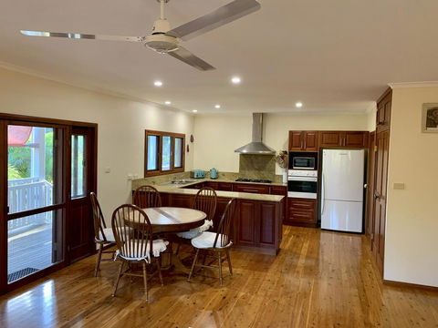 Tropical Styling - Grafton Accommodation 0