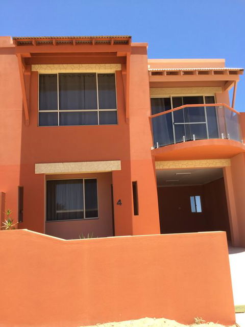 Tuscany Townhouse 3-4 - Grafton Accommodation 0