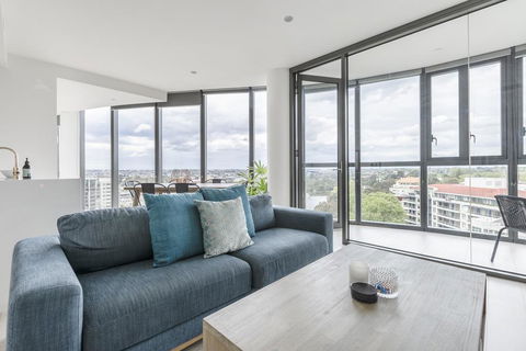 Unbridled City & River Views - Grafton Accommodation 1