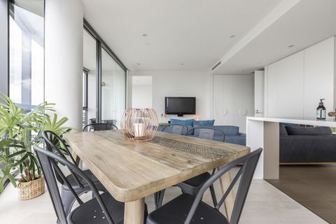Unbridled City & River Views - Grafton Accommodation 2