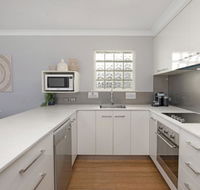 Unit 3 Emerald Shores - shipping lane views - Grafton Accommodation