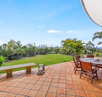 Unrivaled Ocean and City views from Resort Style 3bed with Garden - Grafton Accommodation