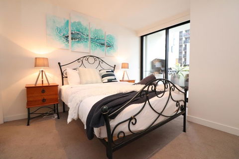 Urban Eden - Pets, Parking, Balcony, Chapel St 260m - Grafton Accommodation 1