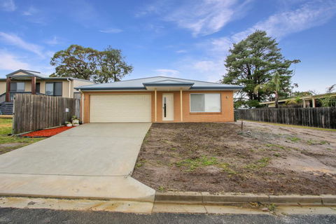 V & V Family Dream Away - Grafton Accommodation 2