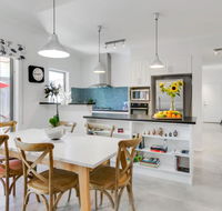 Venice on the Beach - Grafton Accommodation