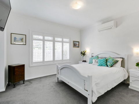 Venice On The Beach - Grafton Accommodation 3