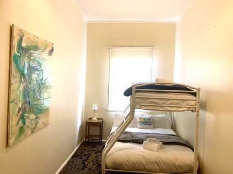 Victoria Albert Guest House Bar Cafe And Restaurant - Grafton Accommodation 1
