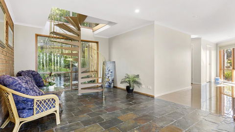VIEWS AT MCCRAE..... - Grafton Accommodation 3