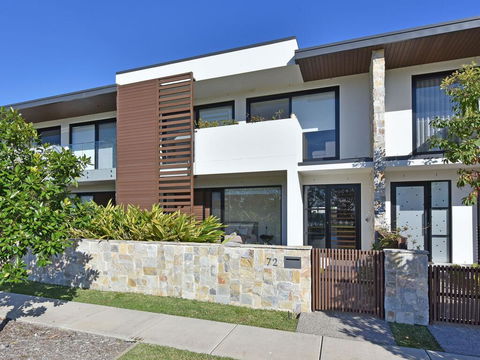 Villa Catania Waterside At Trinity Point - Grafton Accommodation 0