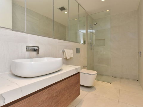 Villa Catania Waterside At Trinity Point - Grafton Accommodation 3