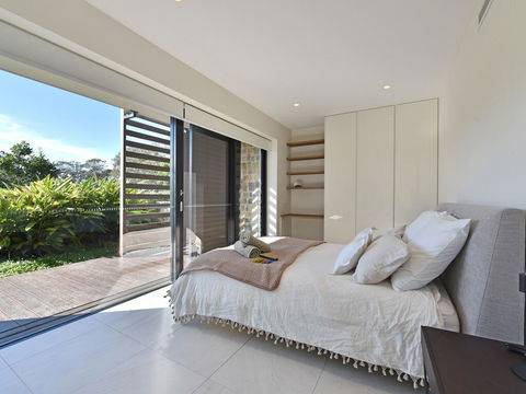 Villa Catania Waterside At Trinity Point - Grafton Accommodation 1