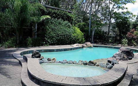 Villa Noosa Hotel - Grafton Accommodation 2