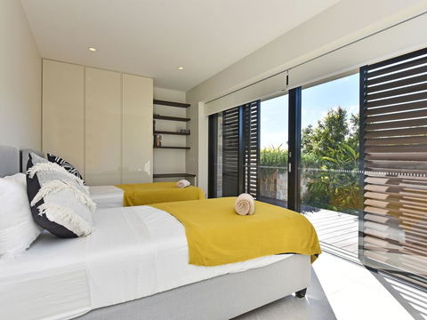 Villa Positano Waterside At Trinity Point - Grafton Accommodation 1