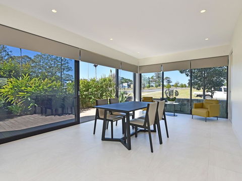 Villa Sorrento Waterside At Trinity Point - Grafton Accommodation 1