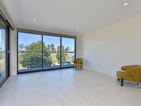 Villa Sorrento Waterside At Trinity Point - Grafton Accommodation 3