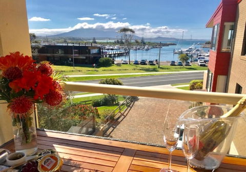 Vista Marina Penthouse #6 - Grafton Accommodation 0