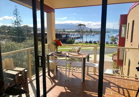 Vista Marina Penthouse #6 - Grafton Accommodation 1