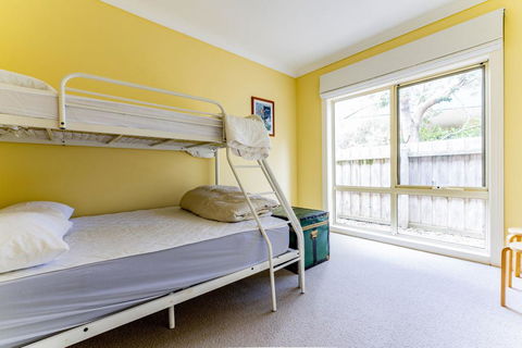 WALKIN' ON SUNSHINE - Grafton Accommodation 1