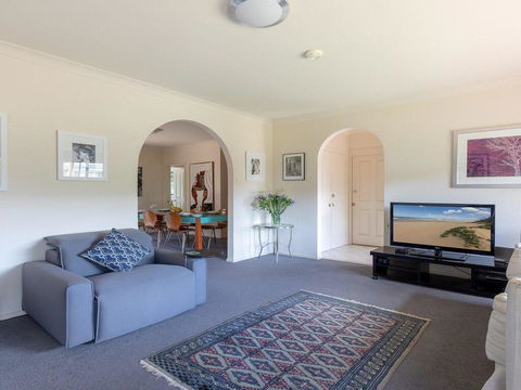 Walling-Clifton Gardens - Backing Onto Golf Course - Grafton Accommodation 2