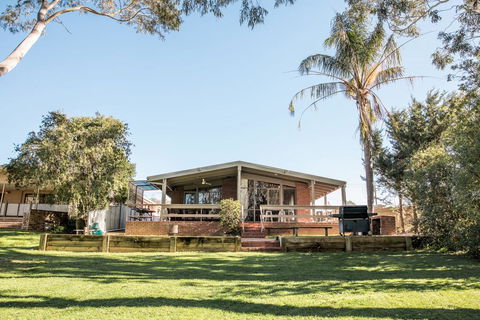 Water's Edge Bundalong - Grafton Accommodation 1