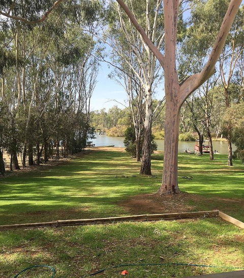 Water's Edge Bundalong - Grafton Accommodation 3