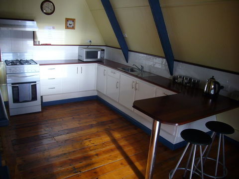 The A-Frame - Grafton Accommodation 12