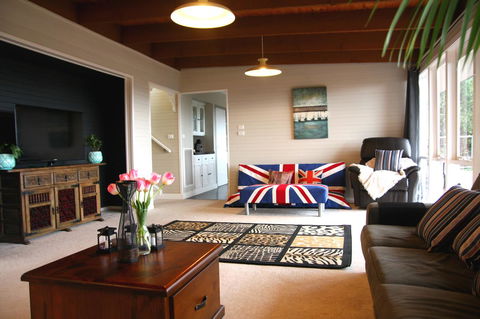Beautiful View House - Grafton Accommodation 3