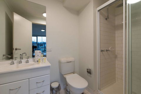 St Kilda Road Park View 3 Bedroom Luxury Apartment - Grafton Accommodation 8