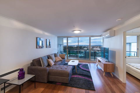 St Kilda Road Park View 3 Bedroom Luxury Apartment - Grafton Accommodation 0
