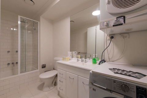 St Kilda Road Park View 3 Bedroom Luxury Apartment - Grafton Accommodation 7