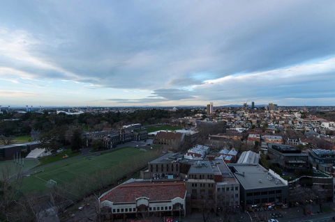 St Kilda Road Park View 3 Bedroom Luxury Apartment - Grafton Accommodation 10