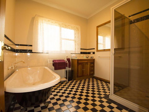 Angel's Rest - Grafton Accommodation 6