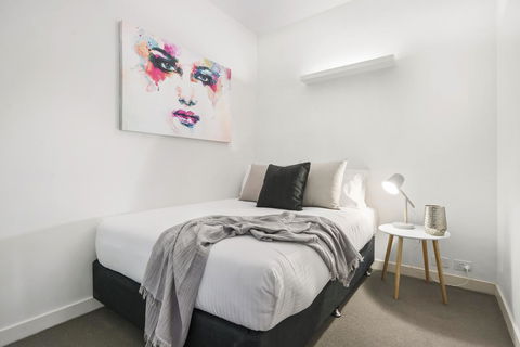 Complete Host Leopold Apartments - Grafton Accommodation 11