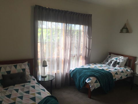 Bricks And Roses - Grafton Accommodation 16
