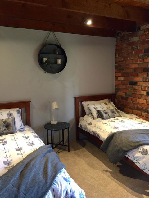 Bricks And Roses - Grafton Accommodation 15